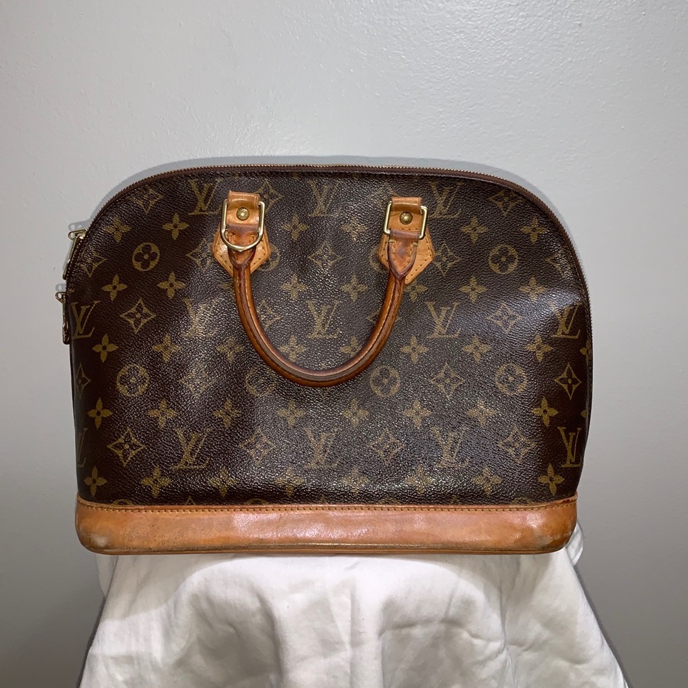 LOUIS VUITTON Alma PM purse